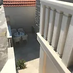 Tonci Appartamento Postira