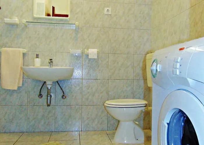 Tonci Apartament Postira